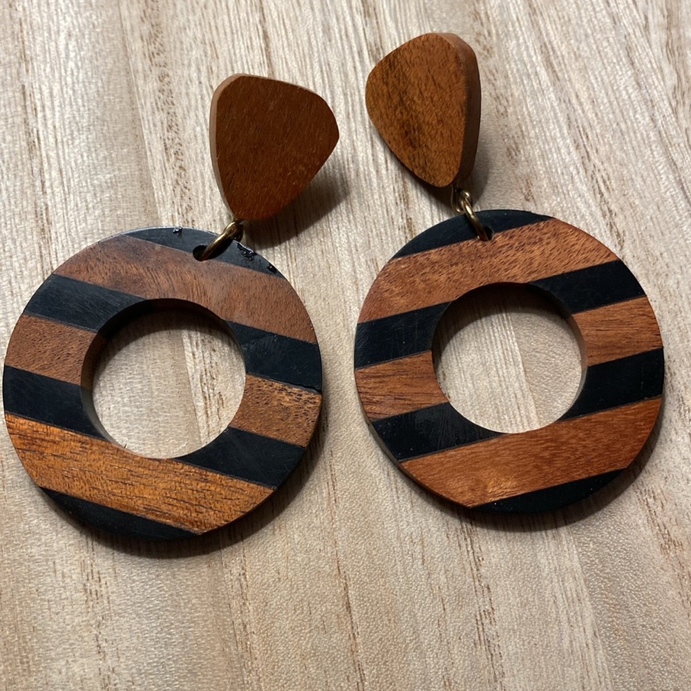 Lightweight earrings